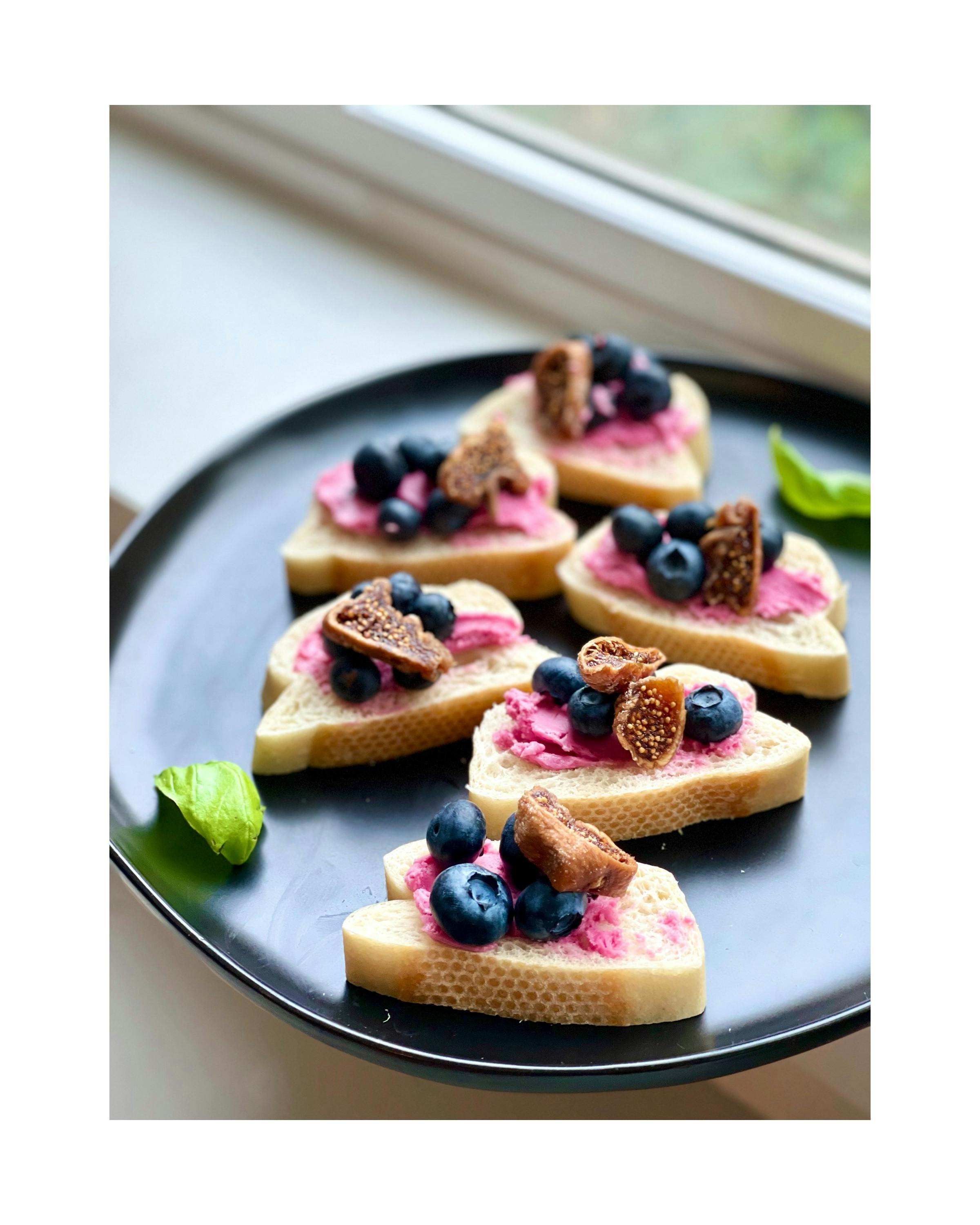 Picture for Blueberry + Honey Mini Toasts