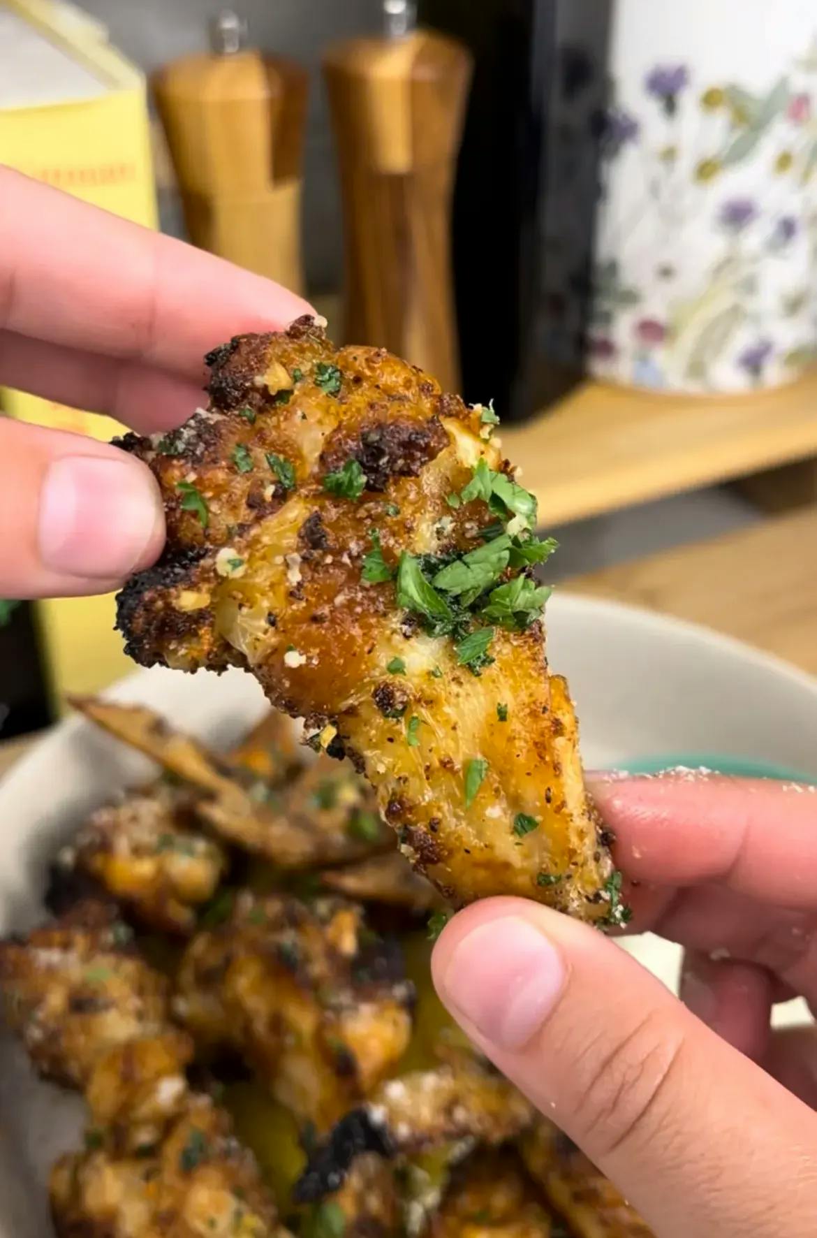 Picture for Air Fryer Garlic Parmesan Wings 