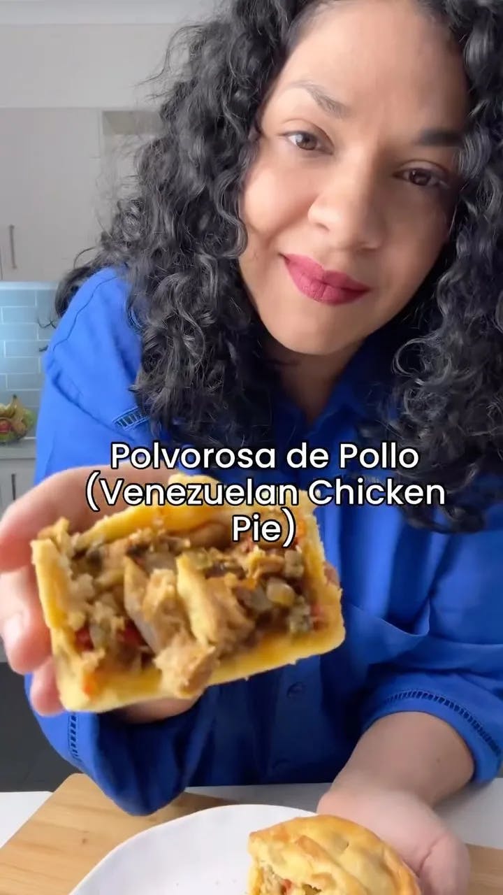 Picture for Polvorosa de Pollo (Venezuelan Crumbly Chicken Pie)